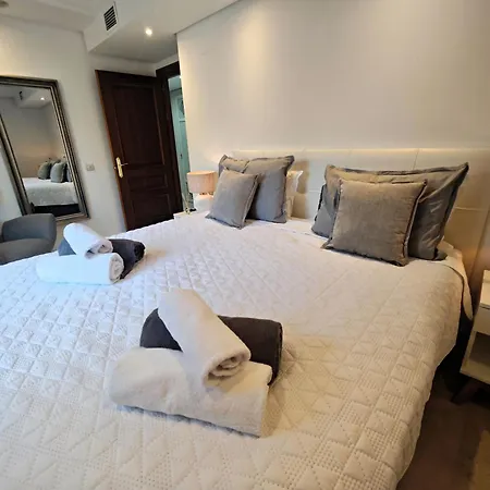 Beachfront Penthouse & & Pools & Gym - Ehhouse Estepona