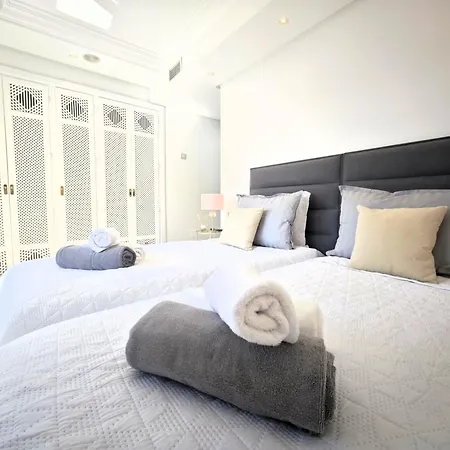 Beachfront Penthouse & & Pools & Gym - Ehhouse Estepona