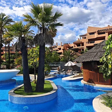 Beachfront Penthouse & & Pools & Gym - Ehhouse Apartmán Estepona