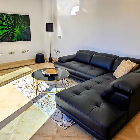 Beachfront Penthouse & & Pools & Gym - Ehhouse