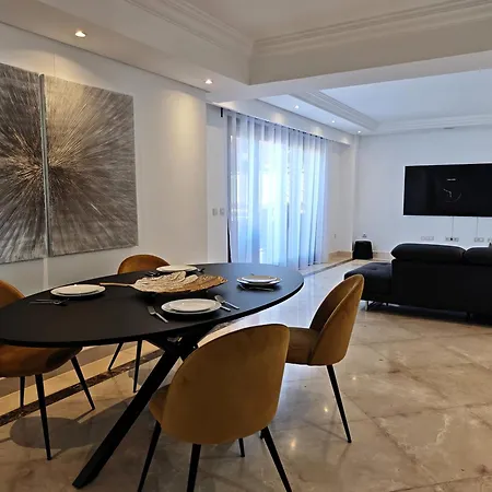 Apartmán Beachfront Penthouse & & Pools & Gym - Ehhouse Estepona
