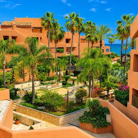 Beachfront Penthouse & & Pools & Gym - Ehhouse