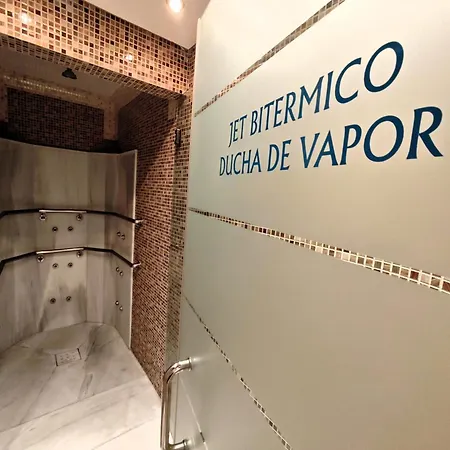 Beachfront Penthouse & & Pools & Gym - Ehhouse * Estepona